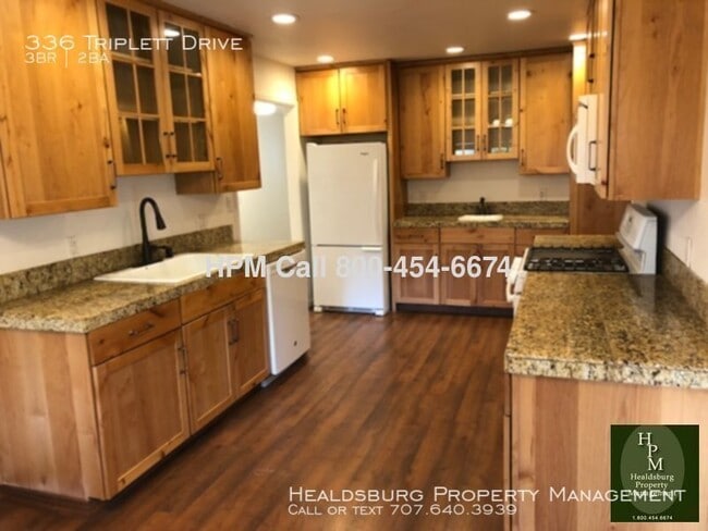 Foto del edificio - 336 Triplett Dr