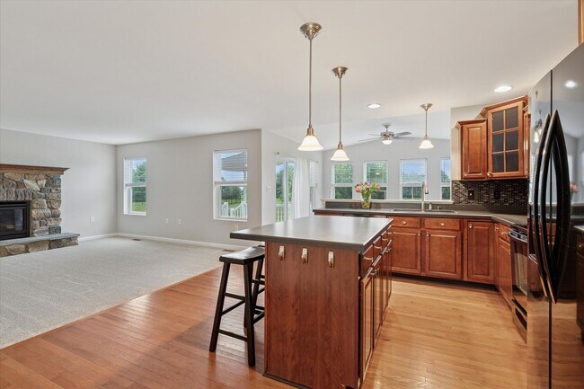 Building Photo - Spacious Single-Family Home On Over A 1/2 ...