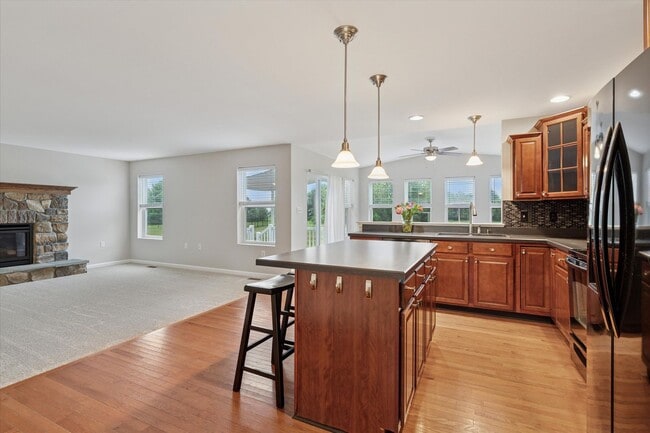 Foto del edificio - Spacious Single-Family Home On Over A 1/2 ...