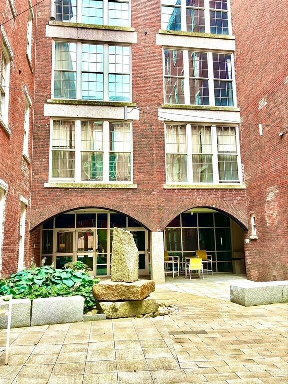 Foto del edificio - 130 John St