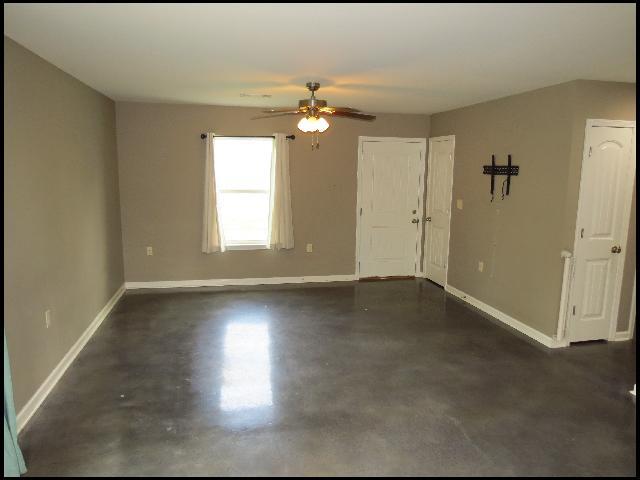Building Photo - 306 Barnes St