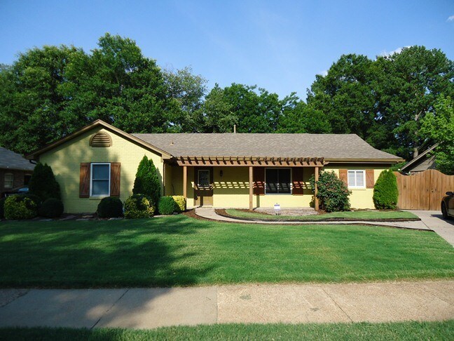 Primary Photo - 1560 Dimwood St