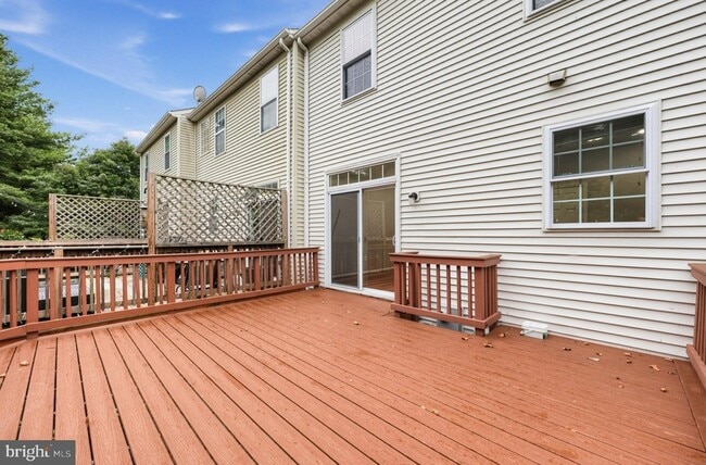 Building Photo - 21588 Bankbarn Terrace