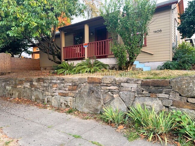 Building Photo - 2BD | 1BA Single Family Home in Woodlawn N...