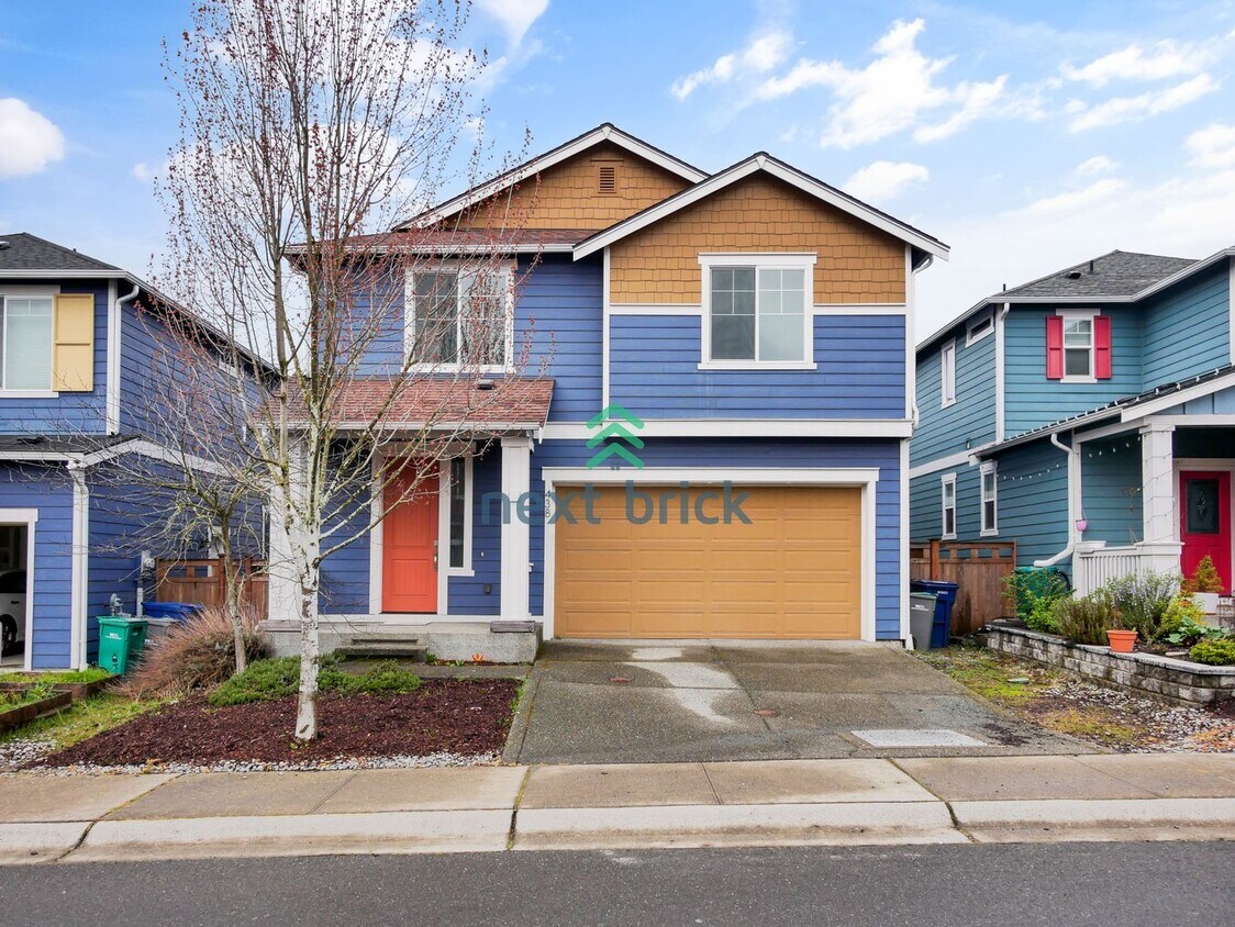 Primary Photo - 4 BED AND 2.5 BATH SINGLE FAMILY HOUSE FOR...