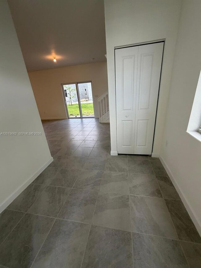 Foto del edificio - 2740 SE 24th Ct