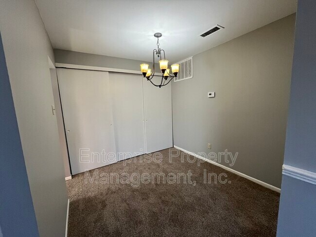 Building Photo - 6782 Quail Hollow Ct
