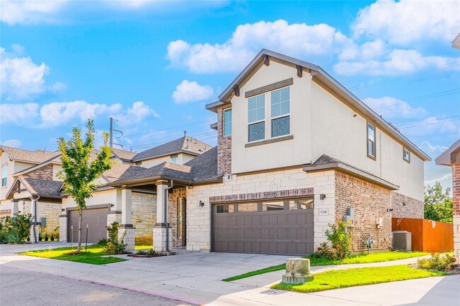Building Photo - 1241 Summerbrooke Cir