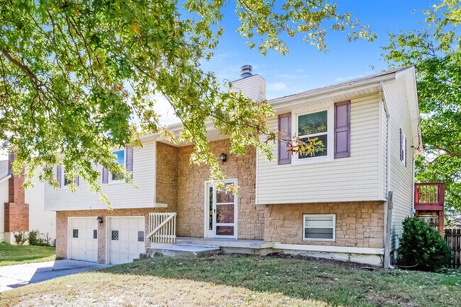 Building Photo - 1825 W Ferrel Dr