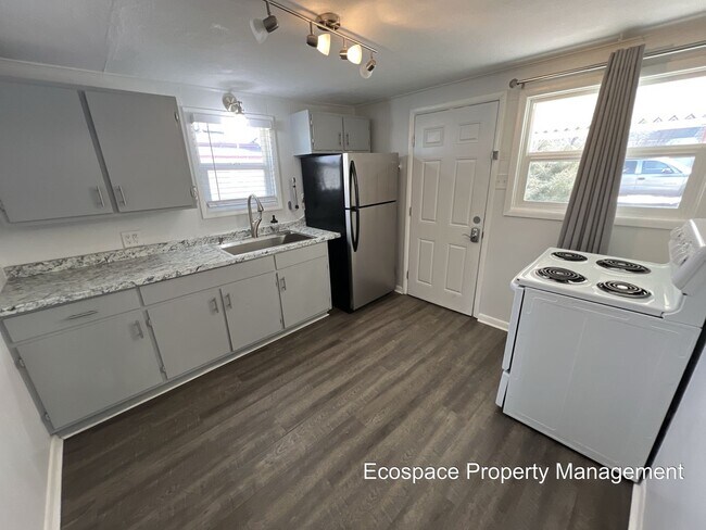 Building Photo - 1 Bedroom 1 Bathroom Carriage House in Whe...
