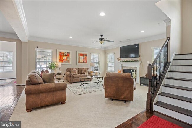 Building Photo - 9147 Maytide St