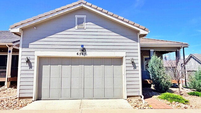 Foto del edificio - FANTASTIC 2019 4 Bed 3.5 Bath Ranch with over 3,000 finished SqFt in the Castlewood Neighborhood ...