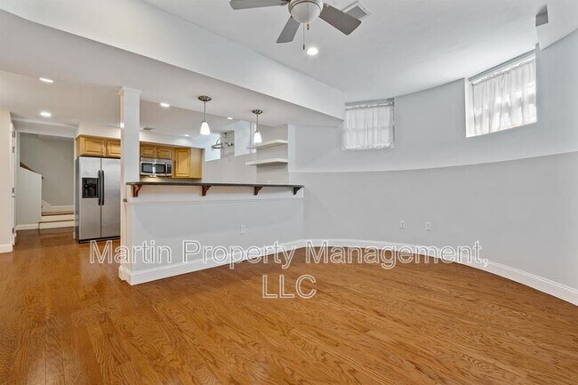 Building Photo - 15 Strathmore Road. Unit A - 1