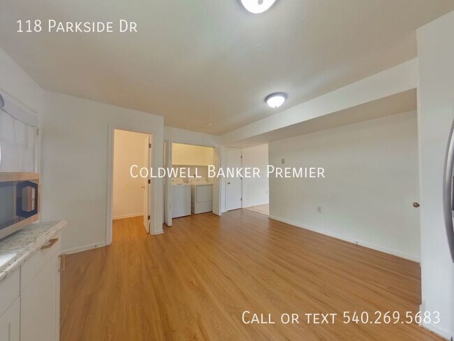 Foto del edificio - 118 Parkside Dr