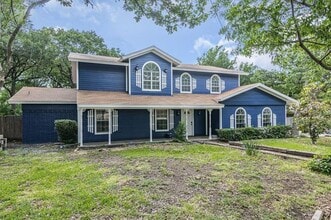 Building Photo - 2046 N Kimball Ave