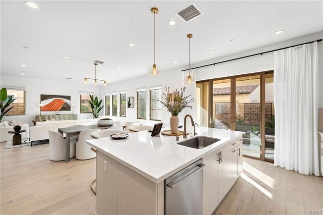 Photo - 215 Sutters Ml House