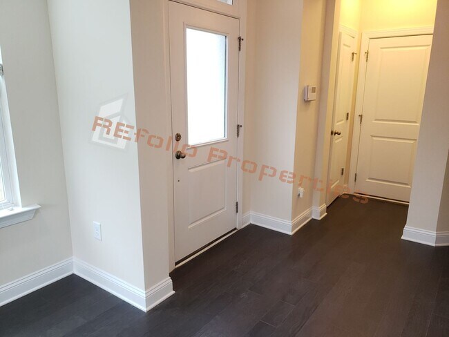 Foto del edificio - Beautiful & Bright 3 Bedroom 2 Car-Garage ...