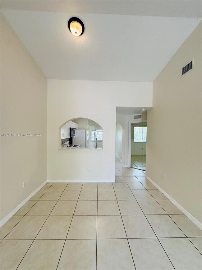 Foto del edificio - 1251 SE 28th Ct