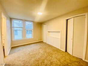 Building Photo - 51 Oakdale Ave