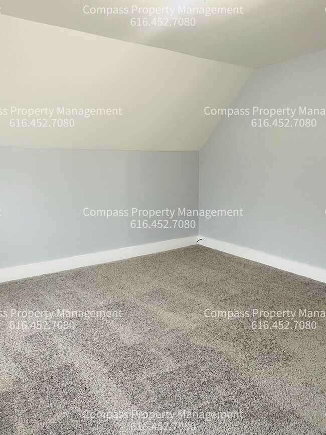 Foto del edificio - 728 Baxter St SE