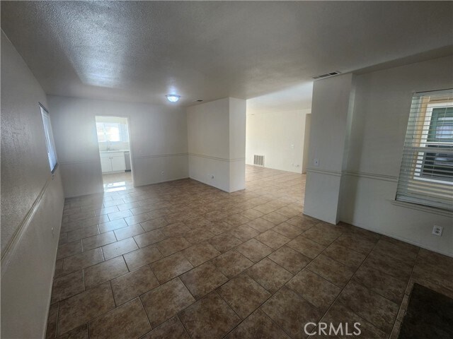 Foto del edificio - 15071 Arlette Dr