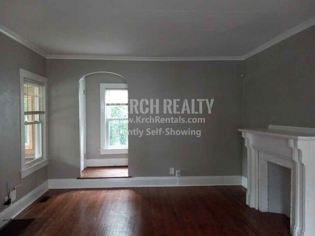 Building Photo - Four Bedroom Two Bathroom and small game r...