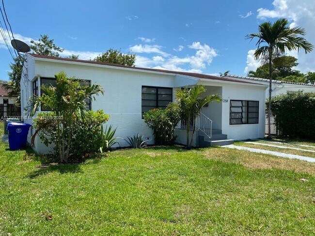 Foto del edificio - 1258 SW 13th St