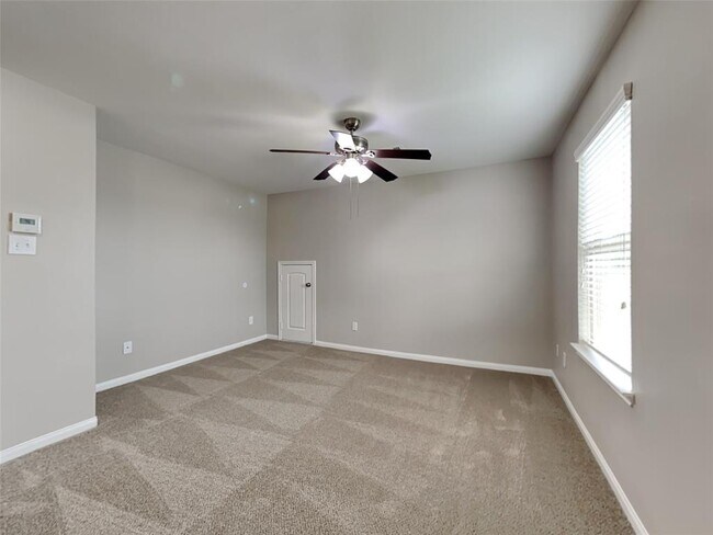 Building Photo - 5516 S Buffalo Cir