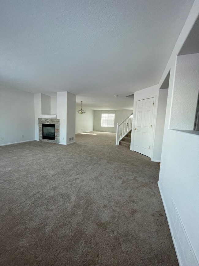 Photo - Spacious and Bright with a GREAT YARD,4bd/3.5 ba Home in Northglenn, Near Parks, New Paint and Ca...