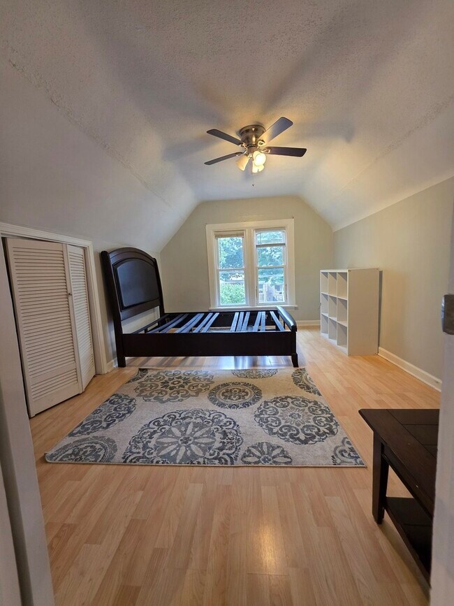 Foto del edificio - 3419 W Beach Ave