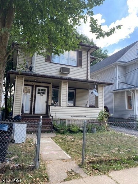 Primary Photo - 219 Park Ave