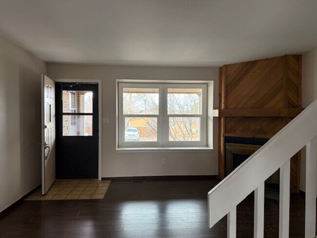 Foto del edificio - House For Lease