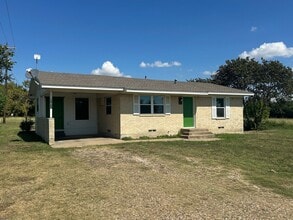 Building Photo - 2520 CR 406