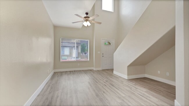 Building Photo - Fully rehabbed 3 bedroom Townhouse with 2 ...
