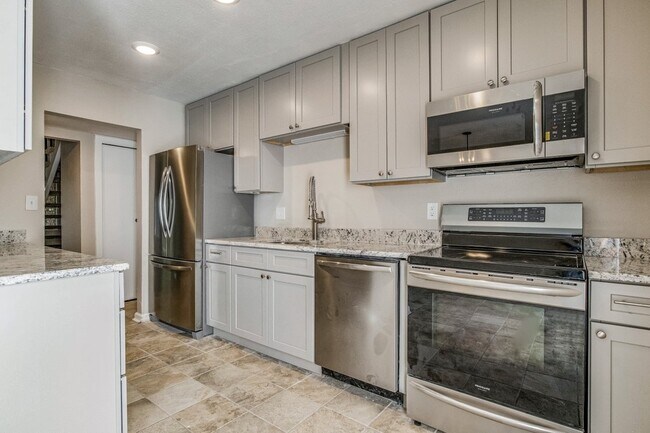 Foto del edificio - 4741 Huron Dr