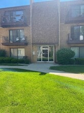 Building Photo - 4925 W 109th St