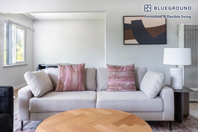 Foto del edificio - 838 Roble Ave