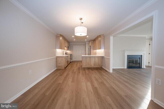 Building Photo - 335 Paoli Pointe Dr