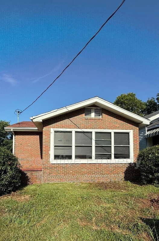 Building Photo - 914 18th Way SW