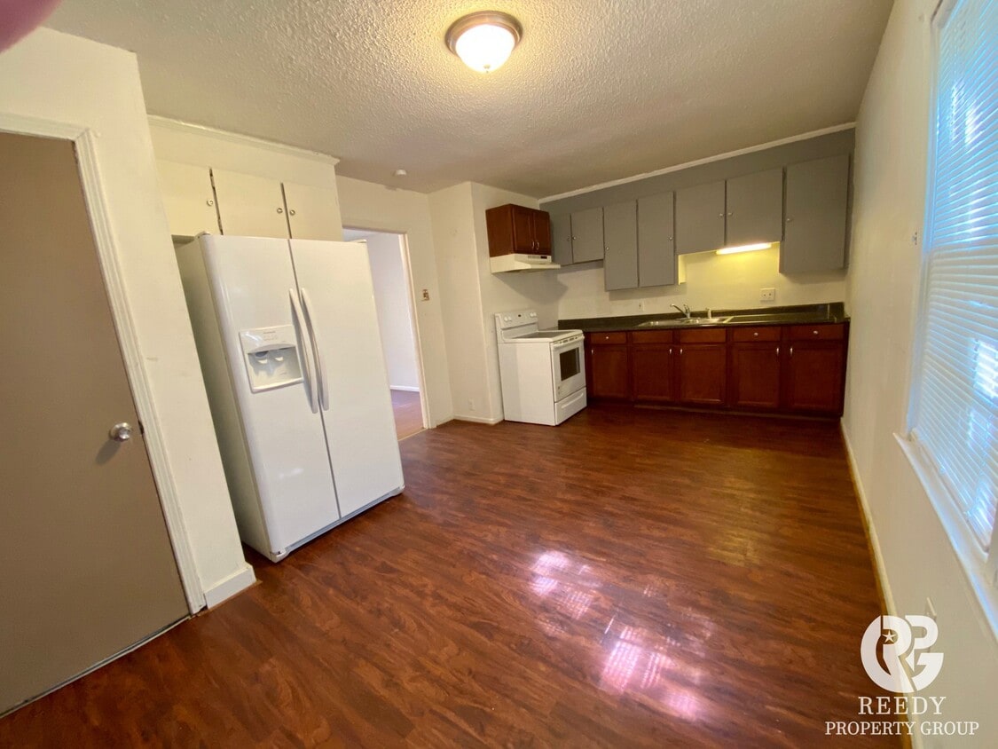 Building Photo - 105 Carlton Ct