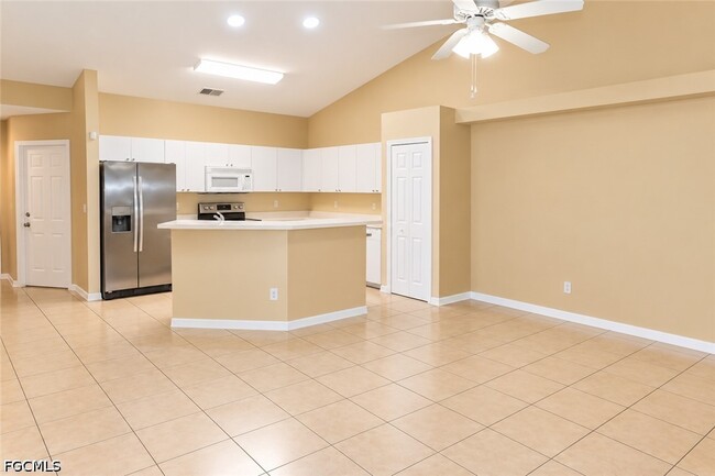 Foto del edificio - 610 SW 47th St