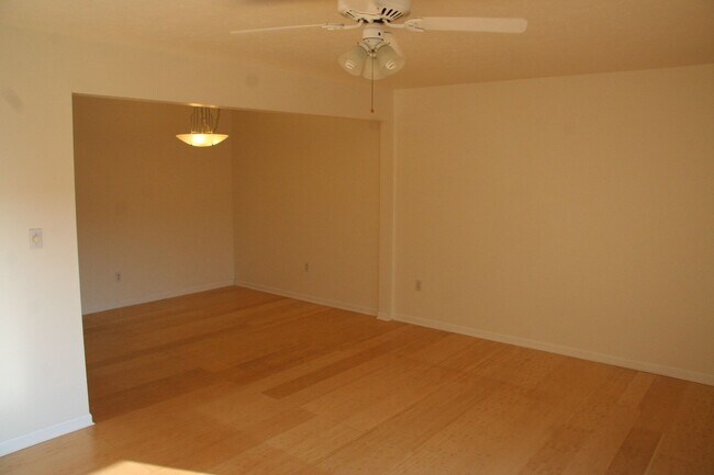 Sala y comedor - 11015 Lake Ave
