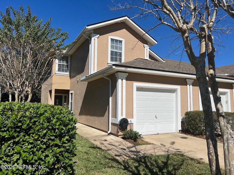 Primary Photo - 385 Scrub Jay Dr