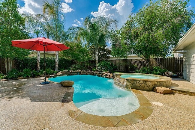 Building Photo - 22418 Bridgehaven Dr