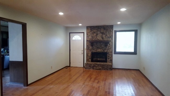 Building Photo - 1310 Manning Ct