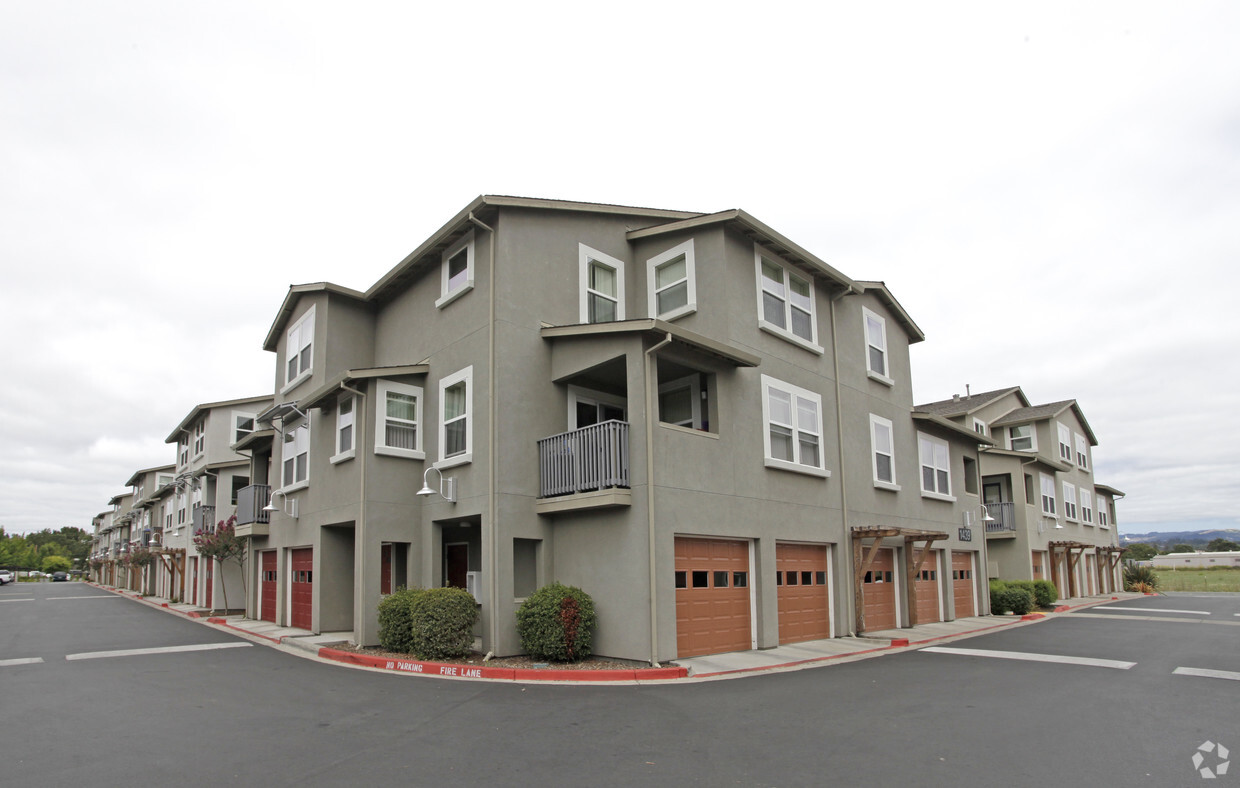 Building Photo - Monte Vista Apartments