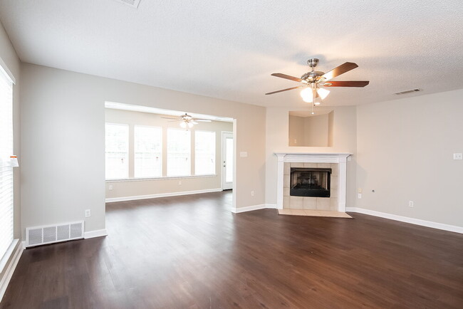 Building Photo - 4834 Graham Lake Dr