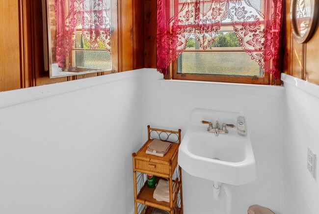 Building Photo - 39 Gates Way