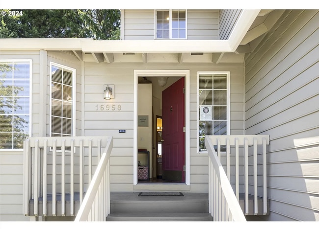 Building Photo - Stunning 4 Bedroom Home in Bethany!