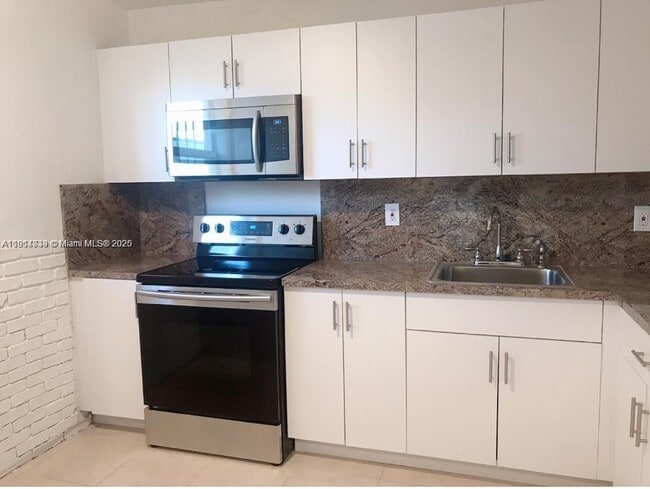 Foto del edificio - 5497 NW 171 Terrace